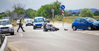 На кръстовището за ГКПП „Капитан Петко войвода” катастрофираха австрийски моторист и свиленградско „Пежо“