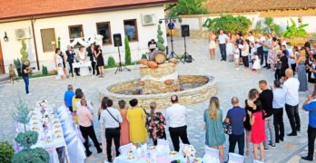 Винарна „Джемперлиев“ – село Димитровче, Свиленградско посрещна първата си сватба с фойерверки от черешово топче