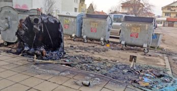 Забелязано в Свиленград: Изгоряха контейнерите на бл. 166 за разделно събиране на отпадъци /снимки/