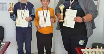 Свиленградчанинът Пеньо Василев спечели турнир по шахмат без да допусне загуба