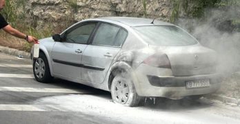 Свиленградчанин бяга от горяща кола, в багажника и имало 170 000 евро? /видео/