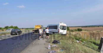 Бус със седем пътници се обърна на автомагистрала „Марица“