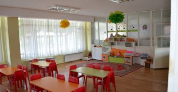 Обновяване на хигиенни помещения в две детски градини предстои до края на годината