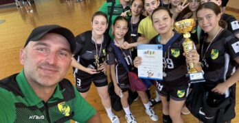 Свиленград е вицешампион на България по хандбал при момичетата до 12 години