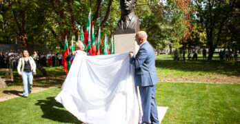 Паметник на войводата Димитър Маджаров дари на Свиленград Георги Манолов