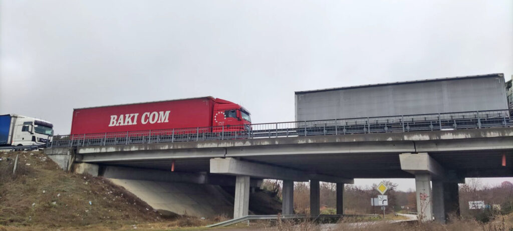 Снимки, направени  в 15 часа днес, край Свиленград.