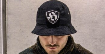 Шапка идиотка – класически аксесоар за всеки стил