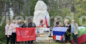 Руски клуб-Свиленград почисти пред паметника на летеца Галяшкин