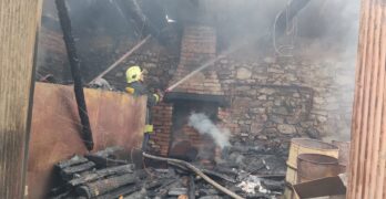 Голям пожар в Райкова могила, община Свиленград. Гори помощна постройка на дом/допълнена, снимки/