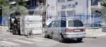 Камионче се преобърна след сблъсък с миниван