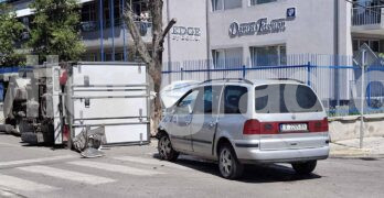 Камионче се преобърна след сблъсък с миниван