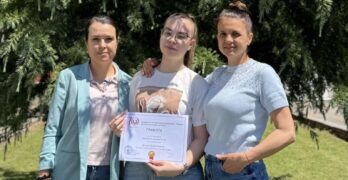Ученичката от Свиленград Деница Иванова спечели второ място на Национален конкурс за есе на английски език