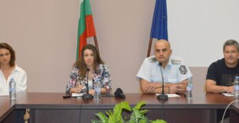 Д-р Стефка Здравкова, Областен управител на Хасково, проведе среща-дискусия на тема: „Пътната безопасност – предизвикателство пред младото поколение“.