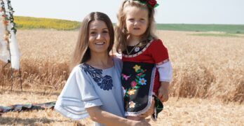 Областният управител на област Хасково д-р Стефка Здравкова взе участие в ритуала „Зажънване“