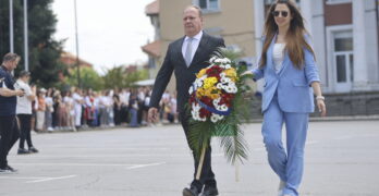 С вой на сирени и тържествена програма честваме подвига на героите на България