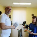 Книги от Българското неделно училище в Одрин получи кметът арх. Анастас Карчев