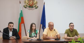 С въвеждането на еврото заплатите ще се преизчисляват по фиксирания курс на БНБ и ще се закръглят в полза на служителите