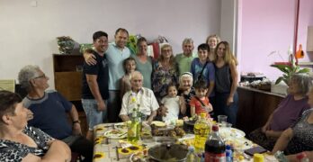 Учителката Люба Попова посрещна свидни гости от Европа и Щатите за 90-та си годишнина