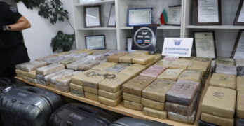 Рекордно количество кокаин откриха митническите служители на митнически пункт „Капитан Андреево“