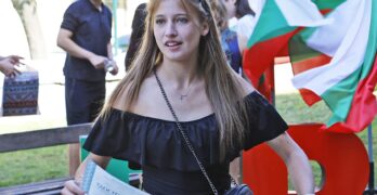 Десетокласниците на СУ „Д-р Петър Берон“ – Свиленград завършиха първи гимназиален етап с 27 отличници /снимки/