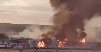 Товарна композиция с цистерни с дизелово гориво гори край Симеоновград