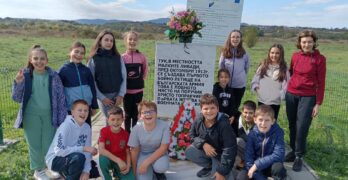 Свиленградски ученици почетоха паметта на поручик Христо Топракчиев, поднесоха цветя на лобното му място