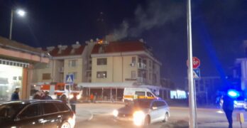 Пожар в свиленградския квартал „Изгрев“, две пожарни са на място, полиция регулира движението /допълнена, видео/