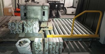 Митничари откриха над 3 мастербокса контрабандни цигари в резервоар на камион