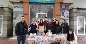 Свиленградски ученици събраха благотворително 4023,00 лв. в помощ на Данка Стоянова