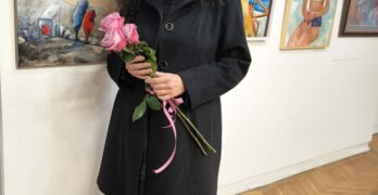 Свиленградската художничка Радомира Вълкова участва в празничната изложба „Никулден – живопис, графика, пластика“ в Бургас