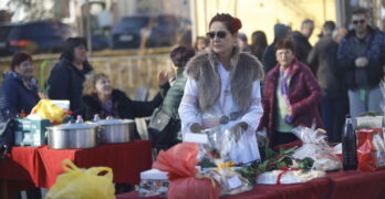 Екоколедата в Мезек набра 2064,90 лева, които ще отидат за „Богата култура, на красива сцена“ /снимки/