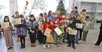 Зам.-кметът на Свиленград Светлана Динкова награди призьорите в конкурса „Автентична и оригинална сурвачка“