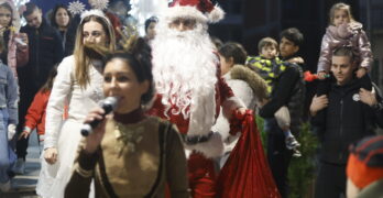 Свиленград посрещна Дядо Коледа с много танци и мощна заря/снимки, видео/