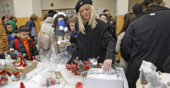 Забелязано в Свиленград: Фрагменти от една невероятна благотворителност в I ОУ „Иван Вазов“ /снимки/