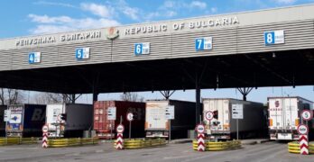 Голямо количество недекларирани зеленчуци задържаха митническите служители на МП Капитан Андреево