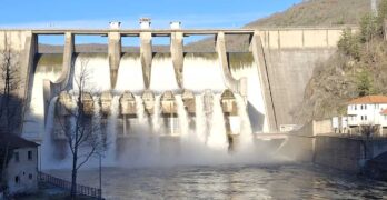 За първи път от няколко години язовир „Ивайловград“ прелива с 94 куб. м в секунда