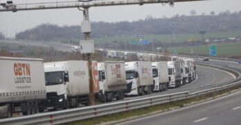 Турски и български митничари правят организация за ускоряване на обработката на тирове, ще намаляват опашките