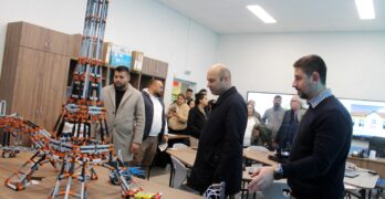 Свиленградското ОУ „Любен Каравелов“ вече ползва модерни STEM кабинети по математически и природни науки