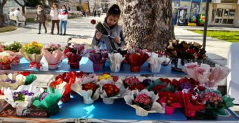 Забелязано в Свиленград: На 8 март, пред пощата, по обяд