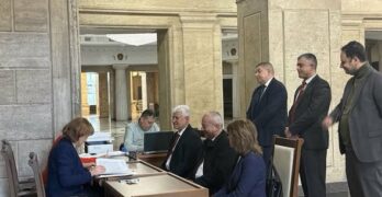 Румен Радев се регистрира за изборите с коалиция „Прогресивна България“