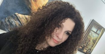 Радомира Вълкова представя творбата си „Ще …“ в престижната национална изложба „Пролетен салон“ в Габрово