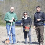 Служители на администрацията и горското стопанство залесиха 3 000 фиданки летен дъб край Мезек, община Свиленград