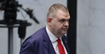 Националната служба за охрана (НСО) е свалила охраната на лидерите на ДПС и ГЕРБ – Делян Пеевски и Бойко Борисов