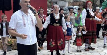 Тодор Кожухаров: Сърдечни благодарности за кмета на с. Мустрак Костадин Господинов, неговата съпруга Ваня и всички самодейци