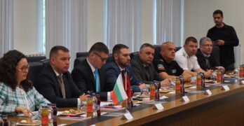 На „Капъкуле“ се проведе работна среща между български и турски власти, посветена на засиления летен трафик през границата
