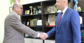 Кметът арх. Анастас Карчев се срещна с вицепрезидента на Лайънс Интернешънъл д-р Манож Шах и международния директор Нилс Шнекер