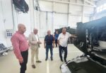Министърът на отбраната Димитър Стоянов инспектира напредъка по сглобяването на бойните машини „Страйкър“