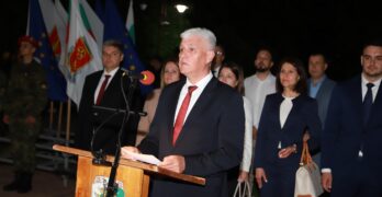 Министърът на отбраната прие зарята за Деня на Ботев в Хасково