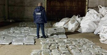 Спецоперация на ДАНС, ГДБОП и прокуратурата: База за наркотици, 250 кг марихуана и хеликоптер са открити при съвместната работа