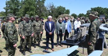 Министър Стоянов остана впечатлен от българските безпилотни летателни апарати